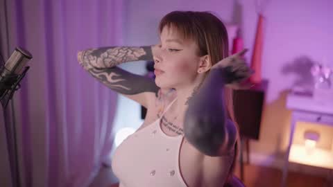 Snapshot of mileeena chatting on 12-31-24, 01:30 M Telegram mamagotachannel online show from 12-31-24, 01:30