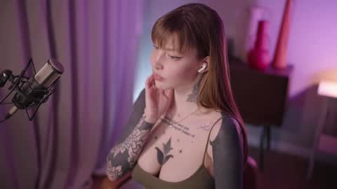 Snapshot of mileeena chatting on 01-04-25, 04:11 M Telegram mamagotachannel online show from 01-04-25, 04:11