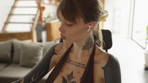 Snapshot of mileeena chatting on 02-14-25, 03:22 M Telegram mamagotachannel online show from 02-14-25, 03:22