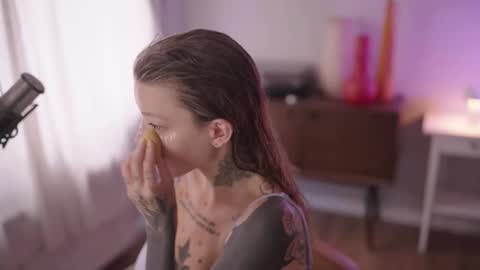 Snapshot of mileeena chatting on 03-02-25, 10:03 M Telegram mamagotachannel online show from 03-02-25, 10:03