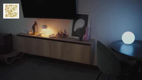 Snapshot of mileeena chatting on 11-22-25, 12:04 M Telegram mamagotachannel online show from 11-22-25, 12:04