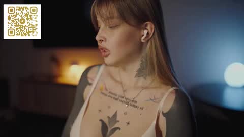 Snapshot of mileeena chatting on 11-28-25, 01:14 M Telegram mamagotachannel online show from 11-28-25, 01:14