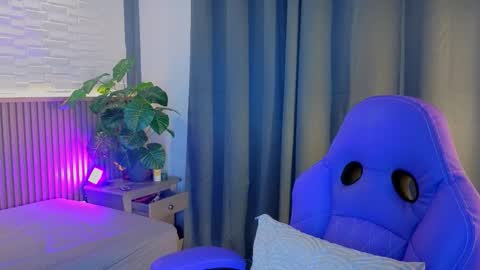 Snapshot of milena_lawson chatting on 10-10-25, 10:47 milena_lawson online show from 10-10-25, 10:47