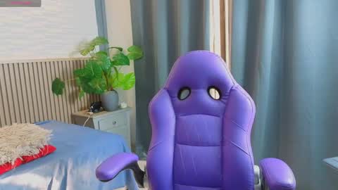 milena_lawson online show from 04-17-26, 12:30