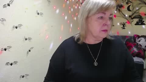 Snapshot of milenawedxy chatting on 10-26-25, 05:57 Milena online show from 10-26-25, 05:57