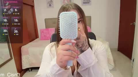 Snapshot of miley_baker chatting on 01-07-25, 01:24 Miley online show from 01-07-25, 01:24