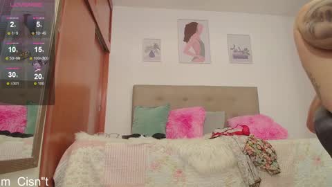 Snapshot of miley_baker chatting on 01-11-25, 04:25 Miley online show from 01-11-25, 04:25