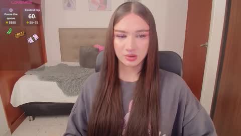 Snapshot of miley_baker chatting on 10-09-25, 02:48 Miley online show from 10-09-25, 02:48