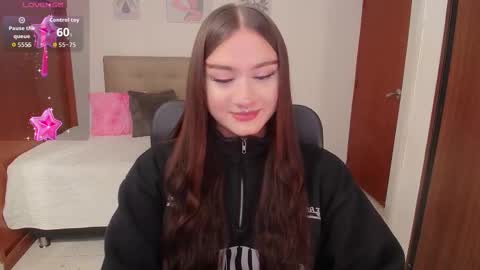 Snapshot of miley_baker chatting on 10-18-25, 03:13 Miley online show from 10-18-25, 03:13