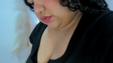 Snapshot of miley_colins0 chatting on 11-25-25, 07:58 Miley online show from 11-25-25, 07:58