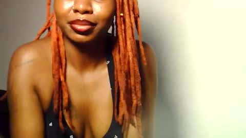 Snapshot of mileychan_ chatting on 12-19-25, 10:22 mileychan online show from 12-19-25, 10:22