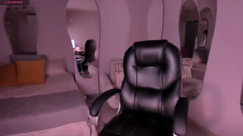 Snapshot of mileycruz_ chatting on 12-30-24, 02:42 Miley Cruz IG miley model23 online show from 12-30-24, 02:42