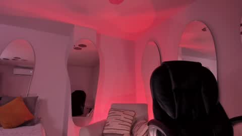 Snapshot of mileycruz_ chatting on 01-27-25, 08:07 Miley Cruz IG miley model23 online show from 01-27-25, 08:07