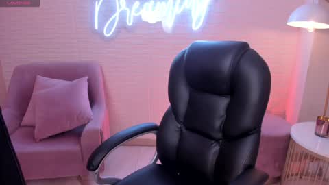 Snapshot of mileycruz_ chatting on 01-28-25, 04:39 Miley Cruz IG miley model23 online show from 01-28-25, 04:39