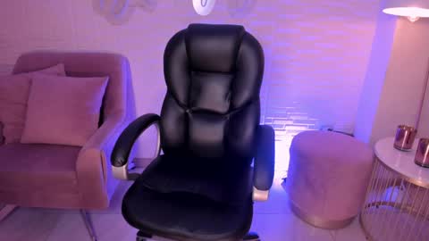 Snapshot of mileycruz_ chatting on 02-02-25, 01:34 Miley Cruz IG miley model23 online show from 02-02-25, 01:34