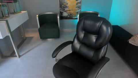 Snapshot of mileycruz_ chatting on 09-15-25, 07:47 Miley Cruz IG miley model23 online show from 09-15-25, 07:47