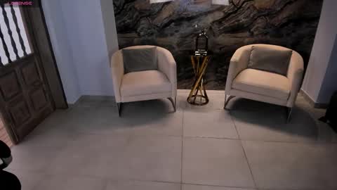 Snapshot of mileycruz_ chatting on 10-02-25, 08:05 Miley Cruz IG miley model23 online show from 10-02-25, 08:05