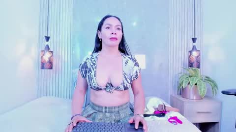 Snapshot of milf_luciana chatting on 02-26-26, 11:20 milf_luciana online show from 02-26-26, 11:20
