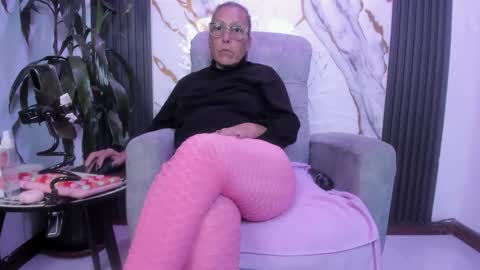  milf sikiu  online show from 05-31-26, 11:17