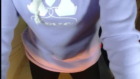 Snapshot of milf_valeria chatting on 10-29-25, 02:41 Valeria online show from 10-29-25, 02:41