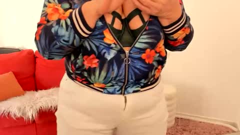 MilfElla online show from 01-10-26, 10:17