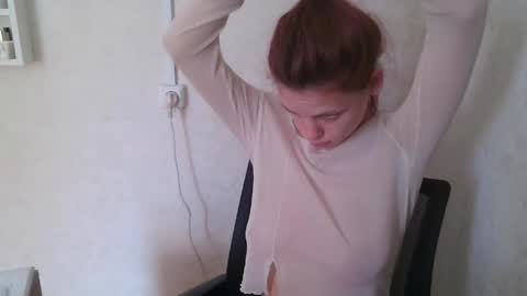 Snapshot of milia21 chatting on 05-19-26, 09:04 milia21 online show from 05-19-26, 09:04
