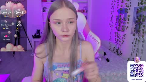 Snapshot of miliameow chatting on 12-15-24, 08:47 Milia online show from 12-15-24, 08:47