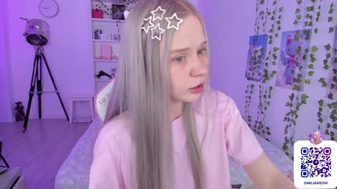 Snapshot of miliameow chatting on 12-25-24, 04:44 Milia online show from 12-25-24, 04:44