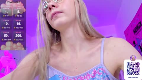 Snapshot of miliameow chatting on 02-01-25, 02:05 Milia online show from 02-01-25, 02:05