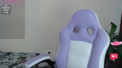 Snapshot of milk_little4u chatting on 01-28-25, 11:07 luci online show from 01-28-25, 11:07