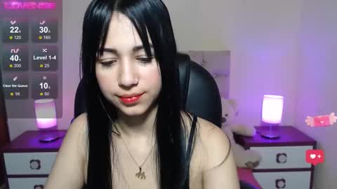 Snapshot of milk_little4u chatting on 10-26-25, 10:43 luci online show from 10-26-25, 10:43