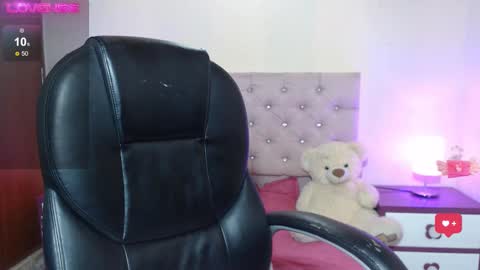 Snapshot of milk_little4u chatting on 11-05-25, 07:52 luci online show from 11-05-25, 07:52