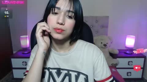 Snapshot of milk_little4u chatting on 11-17-25, 10:59 luci online show from 11-17-25, 10:59