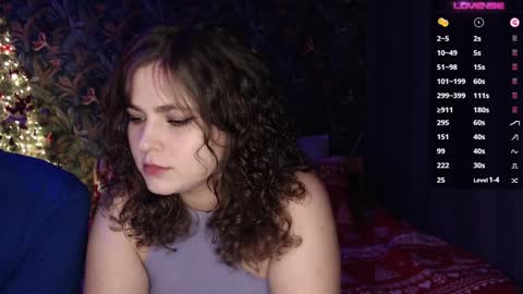 Snapshot of milk_slice chatting on 12-26-24, 10:31 Stella and Neo online show from 12-26-24, 10:31