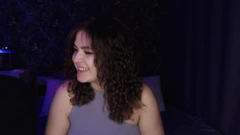 Snapshot of milk_slice chatting on 02-23-25, 01:46 Stella and Neo online show from 02-23-25, 01:46