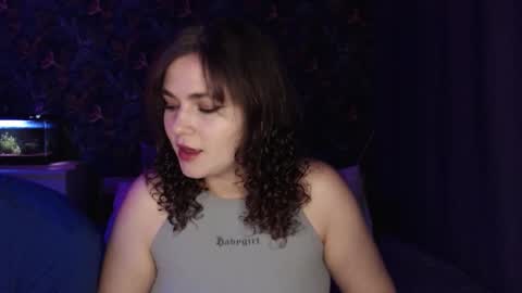 Snapshot of milk_slice chatting on 09-09-25, 04:34 Stella and Neo online show from 09-09-25, 04:34