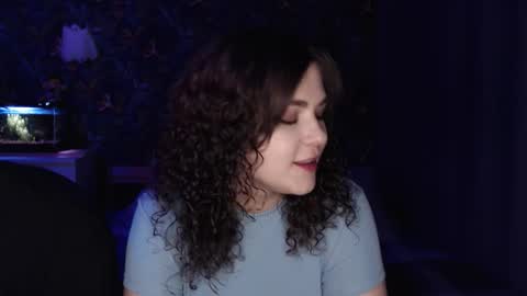 Snapshot of milk_slice chatting on 10-12-25, 04:33 Stella and Neo online show from 10-12-25, 04:33