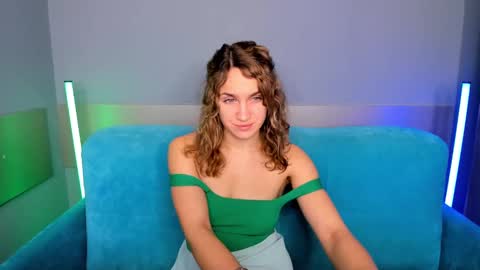 milkablond online show from 01-15-25, 01:02