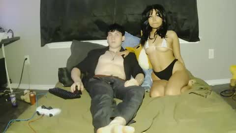 Snapshot of milkandhoneybby chatting on 10-10-25, 12:04 Honey online show from 10-10-25, 12:04