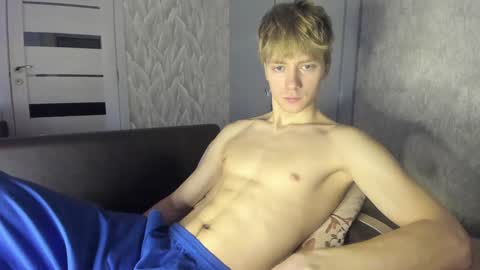 Snapshot of milkiwy chatting on 01-21-25, 05:49 Isaac online show from 01-21-25, 05:49