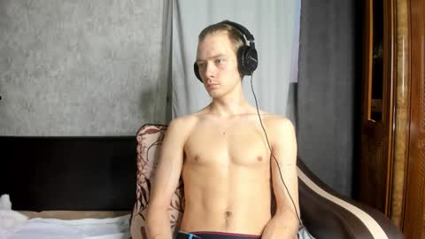 Snapshot of milkiwy chatting on 11-11-25, 03:39 Isaac online show from 11-11-25, 03:39