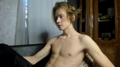 Snapshot of milkiwy chatting on 11-22-25, 06:45 Isaac online show from 11-22-25, 06:45