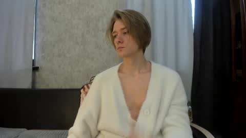 Snapshot of milkiwy chatting on 12-14-25, 09:36 Isaac online show from 12-14-25, 09:36