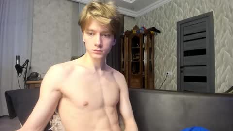 Snapshot of milkiwy chatting on 02-08-26, 04:49 Isaac online show from 02-08-26, 04:49