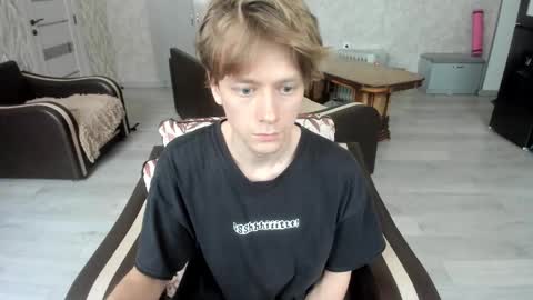 Snapshot of milkiwy chatting on 02-13-26, 05:14 Isaac online show from 02-13-26, 05:14