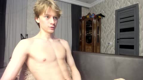 Snapshot of milkiwy chatting on 02-14-26, 01:02 Isaac online show from 02-14-26, 01:02