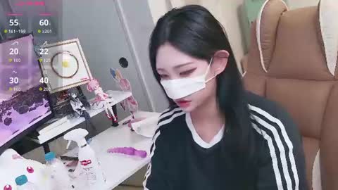 Snapshot of milksola chatting on 06-16-26, 11:46 milksola online show from 06-16-26, 11:46