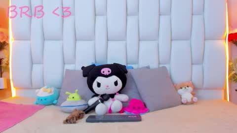 Snapshot of milkwhore1 chatting on 09-12-25, 12:16 Michelle online show from 09-12-25, 12:16