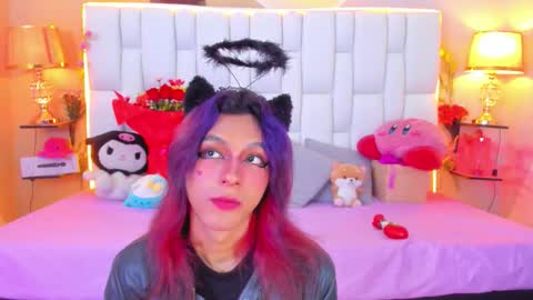 Snapshot of milkwhore1 chatting on 10-11-25, 03:06 Michelle online show from 10-11-25, 03:06