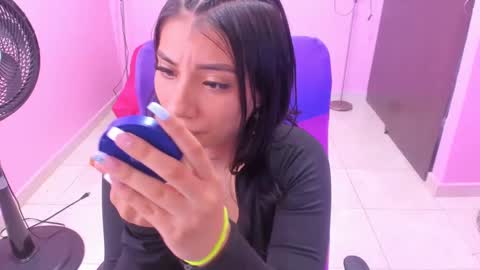 Snapshot of milky__boobs69 chatting on 12-13-24, 12:50 vale online show from 12-13-24, 12:50